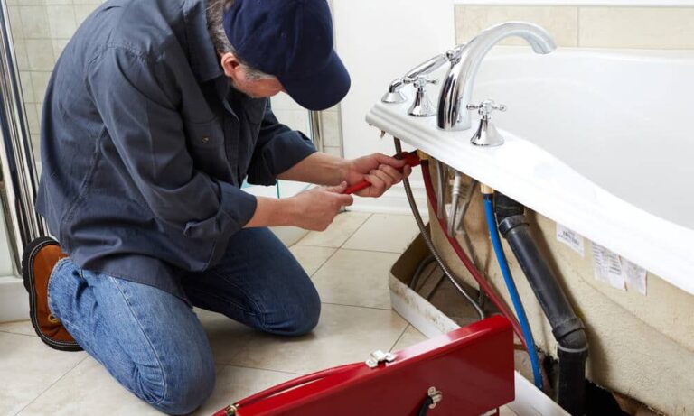 Bathfitter.com: Review and How Much Does Bath Fitter Cost?