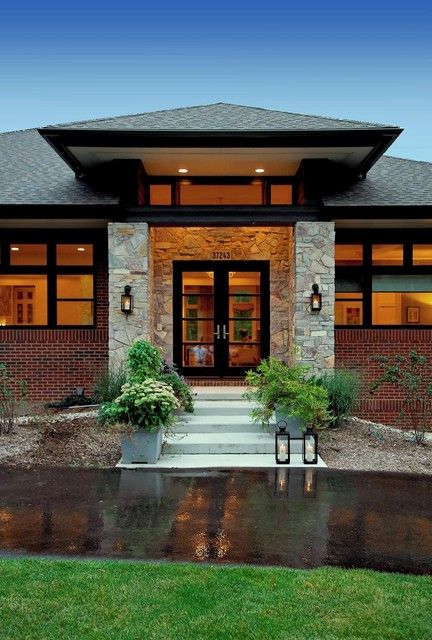 Contemporary-Style Village House Front