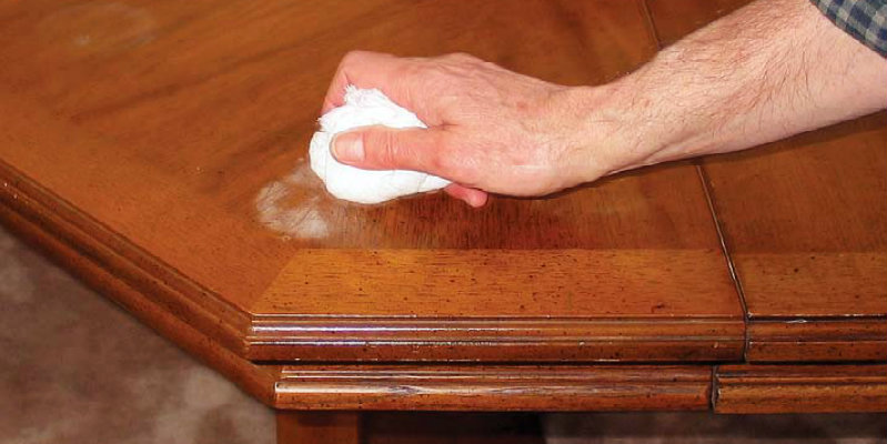 Different Kinds of Wood Stain Removers