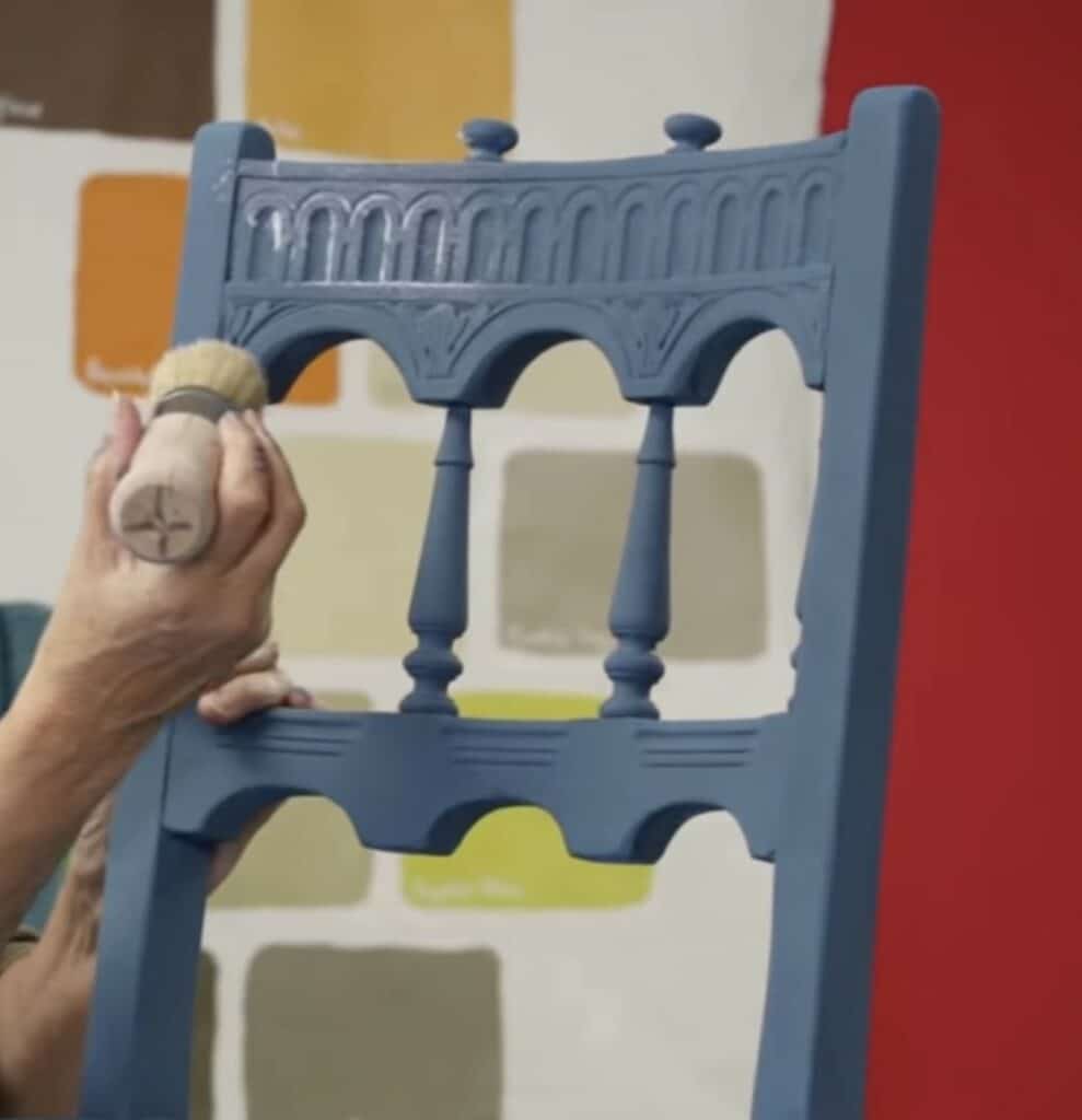 Double-Shade Distress with Chalk Paint.