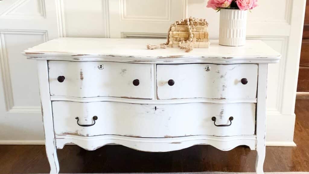 Farmhouse Style Paint Dresser Ideas