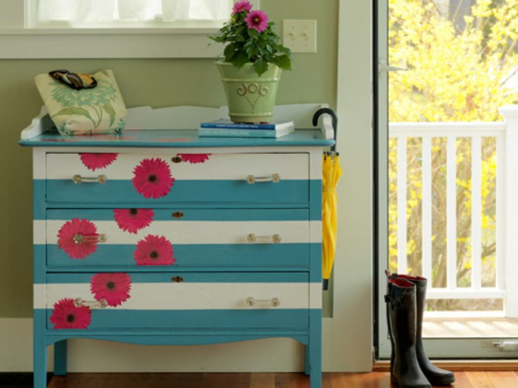 French Inspired Stripes Paint Dresser Ideas