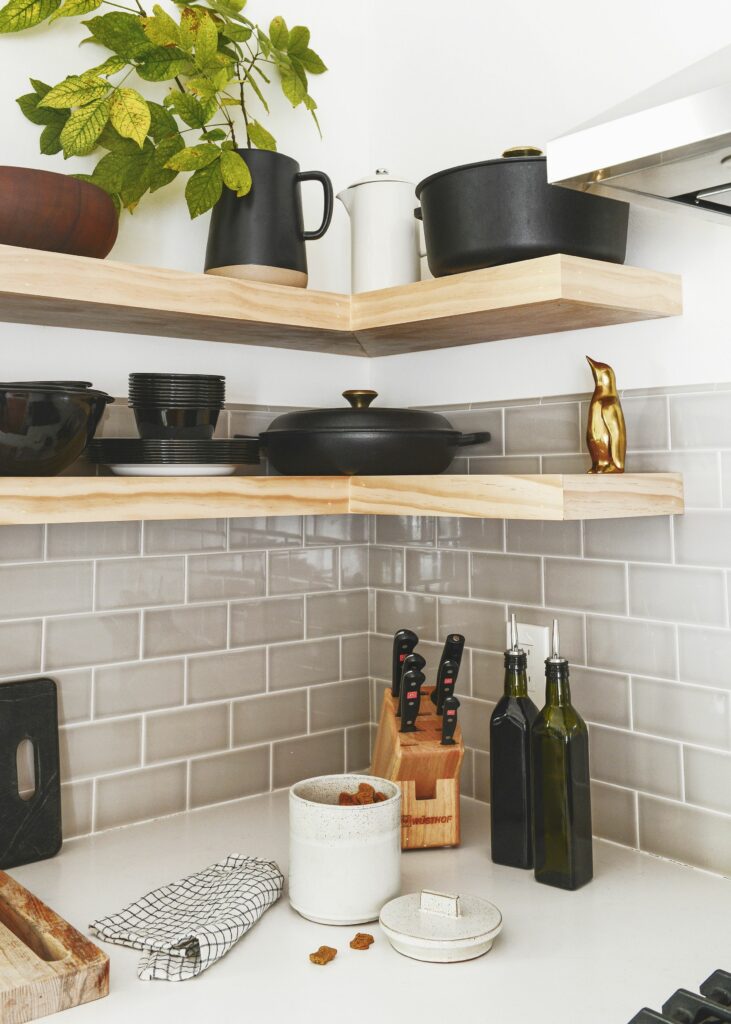 Mix Dishware with Accessories