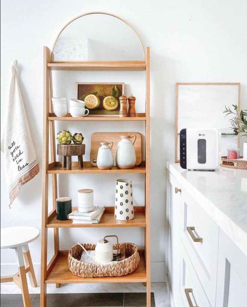 Shiftable Open Shelves'