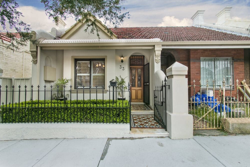 Single Floor Design with Open Garden