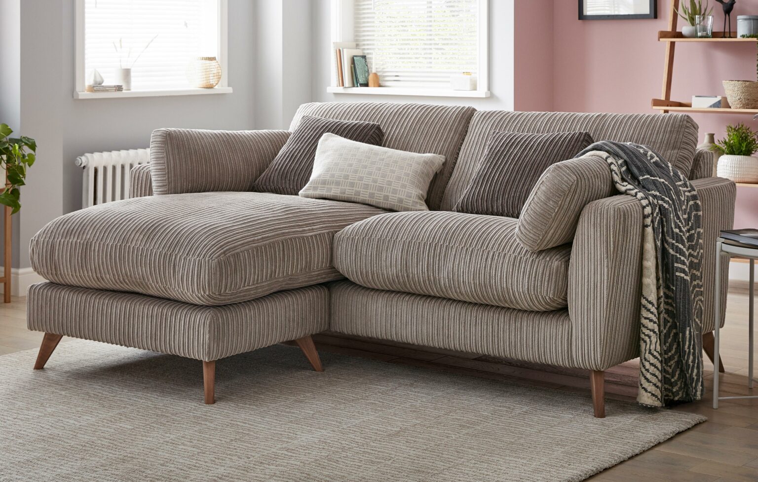 30 Best Small L-Shaped Couches for Your Space - Onelmon