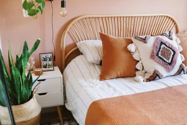 Dorm Decor Headboard Ideas for Any Budget (2023)